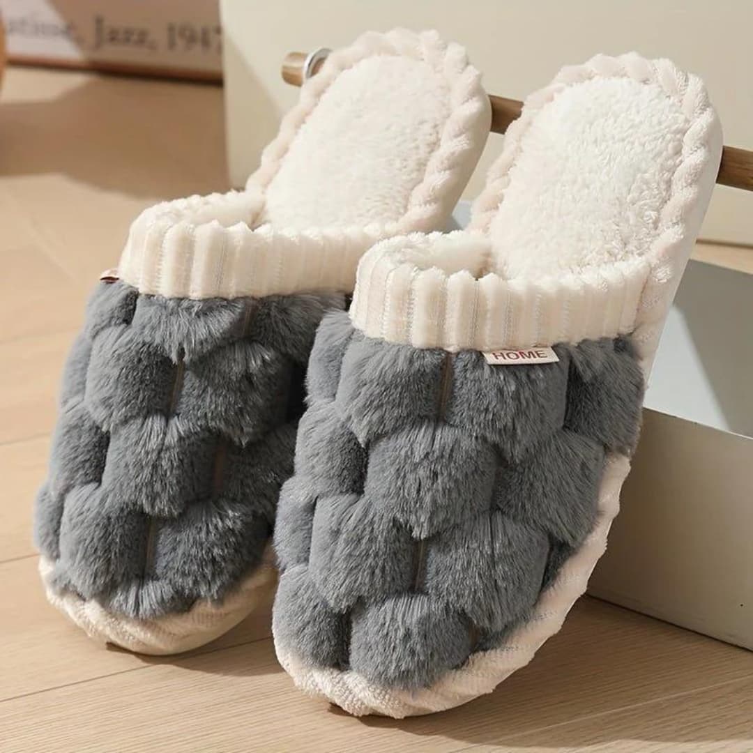 Emma - Cozy Winter Fuzzy Slippers