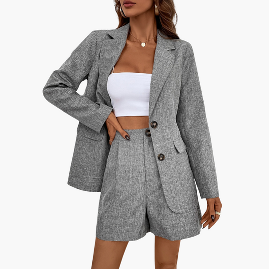 Chic Blazer and Shorts Set for Women – Tailored Two-Piece Suit