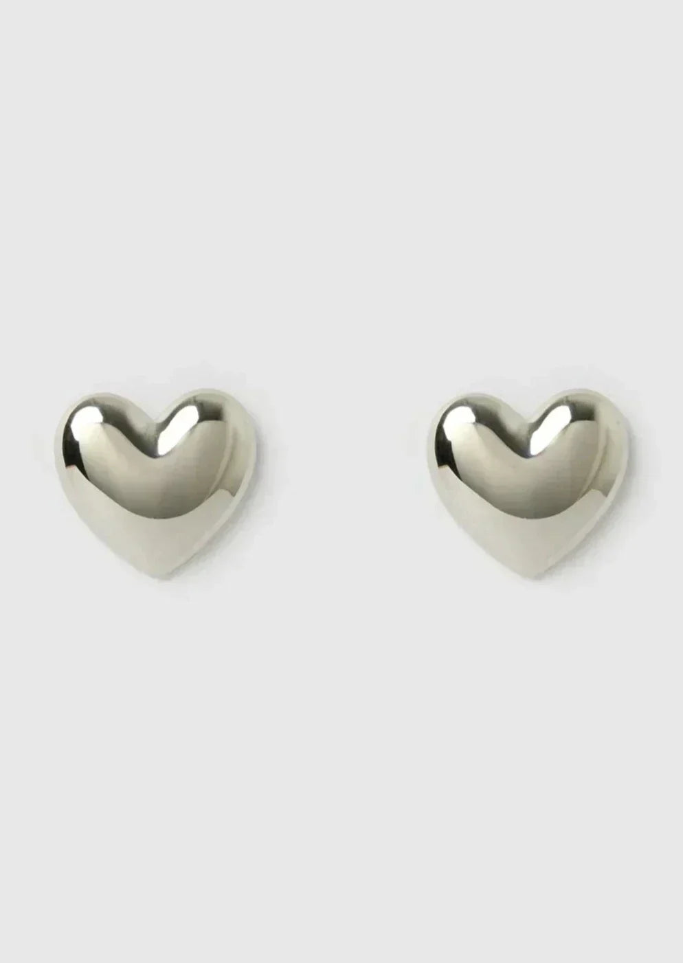 Sienna - Heart-Shaped Studs