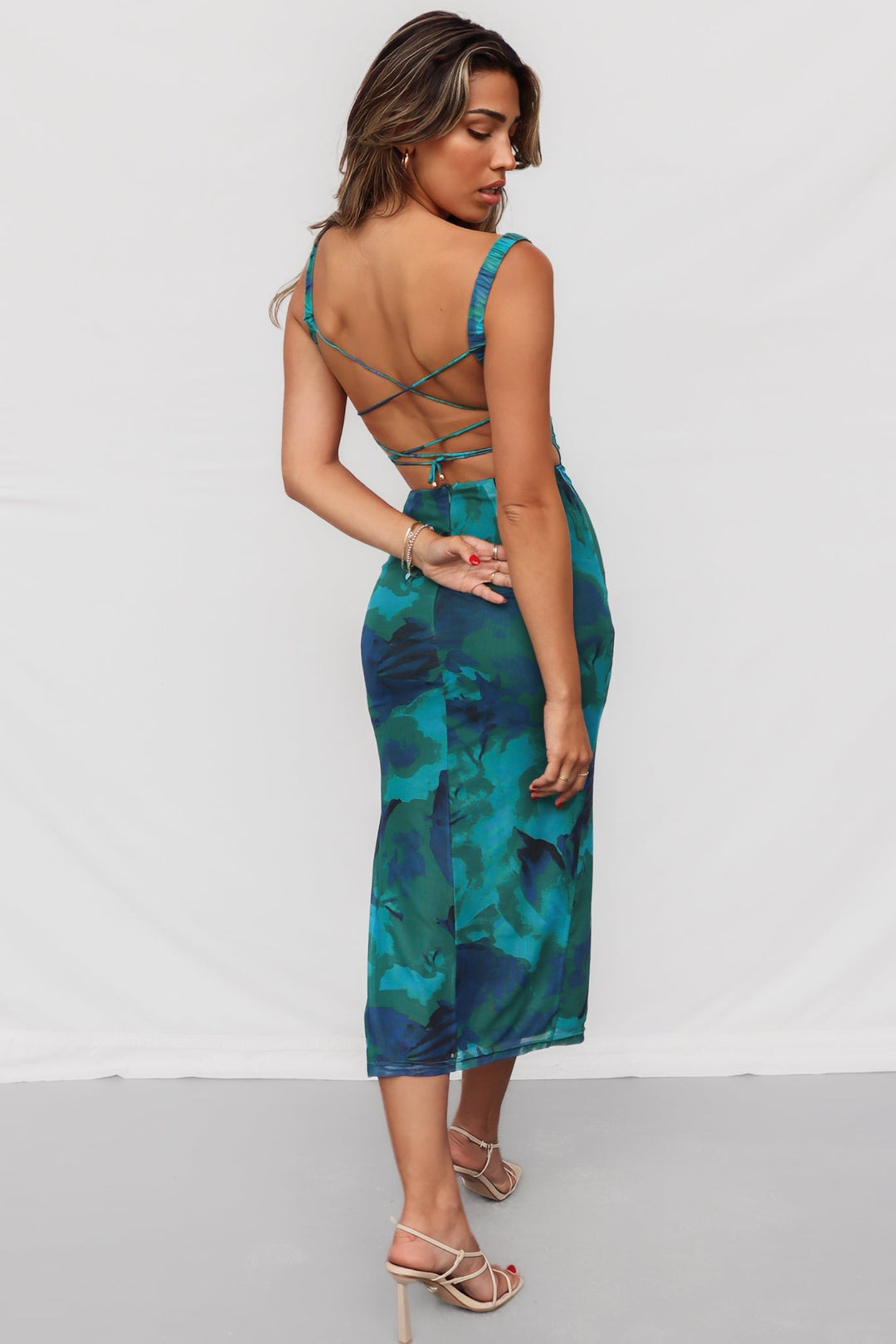 Zirael - Floral Green Open Back Midi Dress